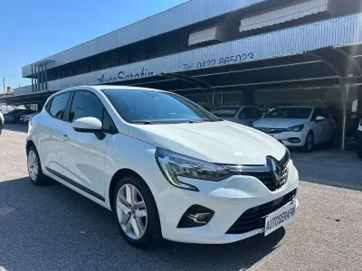 Usata Renault Clio V Business 101 CV (74 kW) 2022 Bianco Berlina