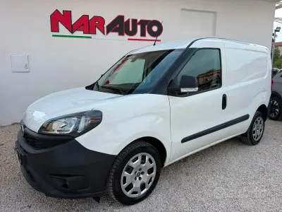 Usata Fiat Doblò Lounge 120 CV (88 kW) 2021 Bianco Monovolume