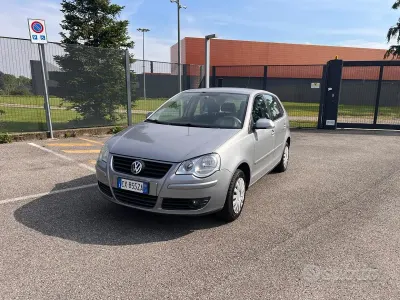 Usata VW Polo Comfortline 86 CV (63 kW) 2005 Grigio Utilitaria