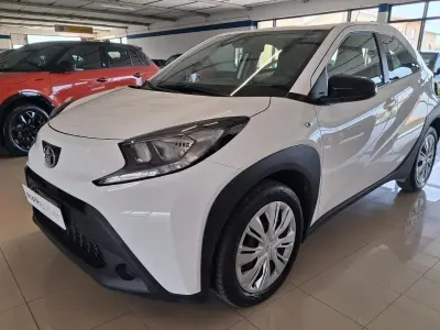 Usata Toyota Aygo X Active 72 CV (52 kW) 2023 Bianco SUV