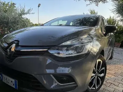 Usata Renault Clio IV Intens 75 CV (55 kW) 2019 Grigio Berlina
