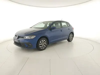 Usata VW Polo Life 80 CV (58 kW) 2023 Reef blue metallizzato Utilitaria
