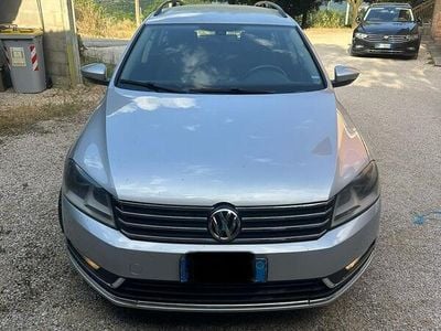 Usata VW Passat 105 CV (77 kW) 2011 Grigio Station wagon