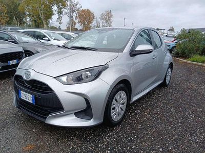 Usata Toyota Yaris Hybrid Active 116 CV (85 kW) 2025 Grigio Berlina