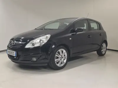 Usata Opel Corsa Cosmo 100 CV (73 kW) 2011 Nera Utilitaria