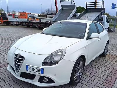 Usata Alfa Romeo Giulietta Business 120 CV (88 kW) 2016 Bianco Utilitaria