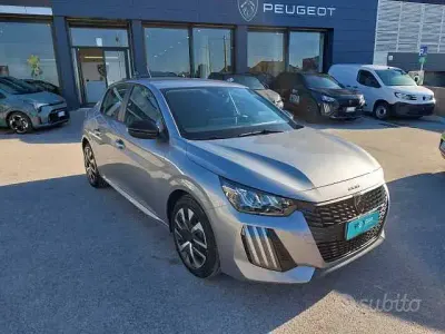Gebraucht Peugeot 208 Style 101 PS (74 kW) 2025 Kleinwagen