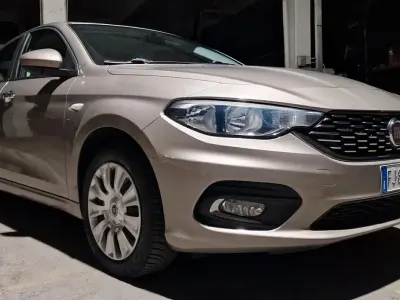 Usata Fiat Tipo Lounge 95 CV (69 kW) 2017 Marrone Berlina