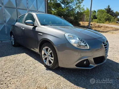 Usata Alfa Romeo Giulietta Distinctive 105 CV (77 kW) 2013 Grigio Utilitaria