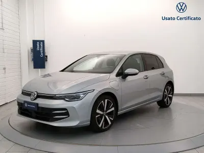 Usata VW Golf VIII Edition 204 CV (150 kW) 2025 Argento Utilitaria