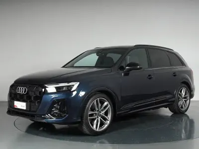 Usata Audi Q7 S-Line 286 CV (210 kW) 2024 Grigio waitomo metallizzato SUV