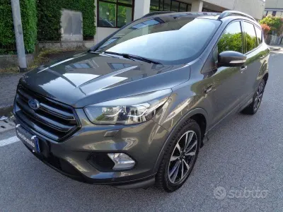 Usata Ford Kuga ST-Line 120 CV (88 kW) 2019 Magnetic grey SUV