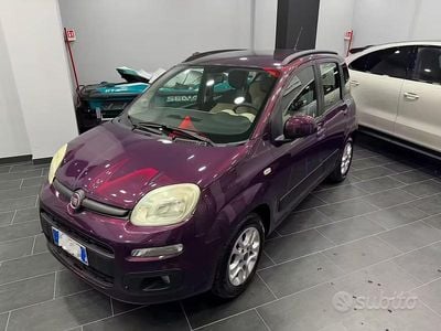 Usata Fiat Panda Lounge 70 CV (51 kW) 2013 Viola Utilitaria