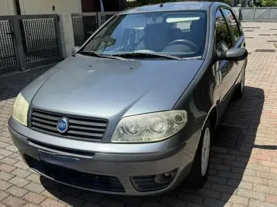 Usata Fiat Punto 60 CV (44 kW) 2005 Grigio Utilitaria
