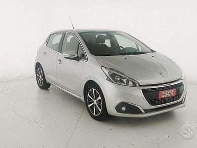 Usata Peugeot 208 Allure 82 CV (60 kW) 2017 Grigio Utilitaria