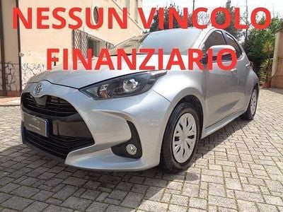 Usata Toyota Yaris Active 72 CV (52 kW) 2023 Grigio Utilitaria