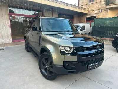 Usado Land Rover Defender SE Dynamic 199 CV (146 kW) 2024 Gris SUV