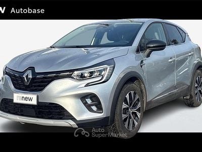 Usata Renault Captur Techno 101 CV (74 kW) 2023 Grigio SUV