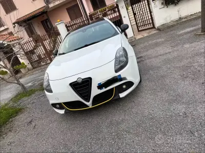 Usata Alfa Romeo Giulietta 82 CV (60 kW) 2010 Bianco Utilitaria