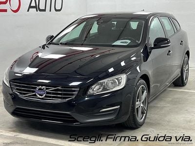 Usata Volvo V60 Kinetic 114 CV (83 kW) 2015 Nero Station wagon