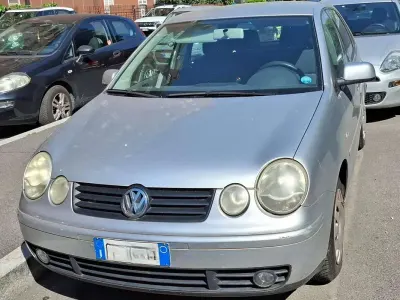 Usata VW Polo Comfortline 64 CV (47 kW) 2003 Argento Berlina