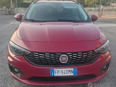 Usata Fiat Tipo Lounge 95 CV (69 kW) 2018 Rosso Station wagon