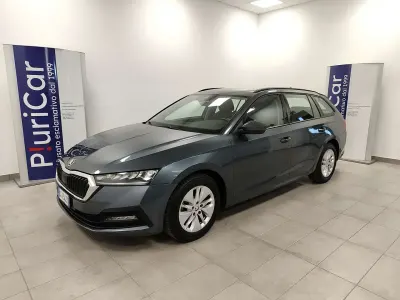 Usata Skoda Octavia 110 CV (80 kW) 2021 Blu/azzurro Station wagon