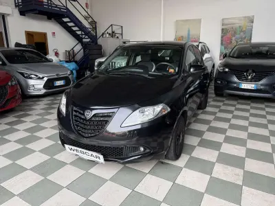 Usata Lancia Ypsilon Platinum 69 CV (50 kW) 2015 Nero Utilitaria
