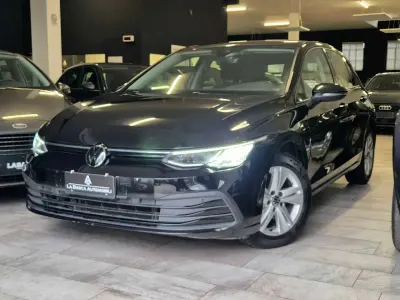 Usata VW Golf VIII Life 116 CV (85 kW) 2020 Nero Berlina