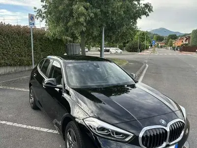 Usata BMW 118 Advantage 150 CV (110 kW) 2021 Nero Utilitaria