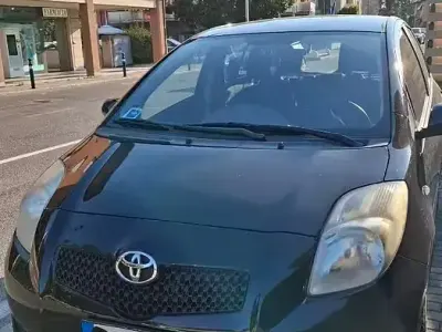 Usata Toyota Yaris Sol 65 CV (47 kW) 2008 Nero Utilitaria