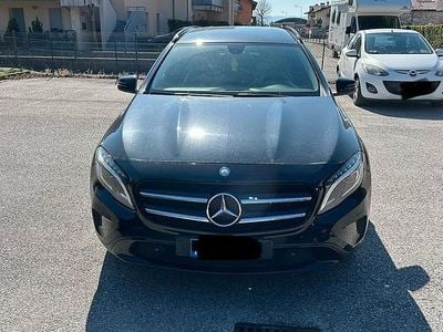 Usado Mercedes GLA200 136 CV (100 kW) 2014 Negro SUV