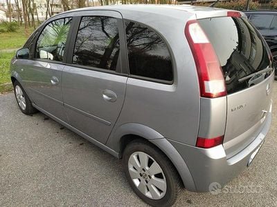 Usata Opel Meriva Cosmo 100 CV (73 kW) 2003 Grigio Monovolume