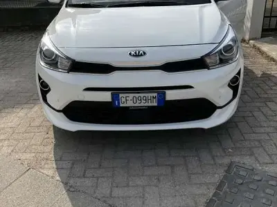 Usata Kia Rio Style 84 CV (61 kW) 2021 Bianco Berlina