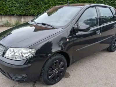 Usata Fiat Punto Classica 69 CV (50 kW) 2010 Nero Utilitaria