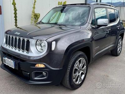 Usata Jeep Renegade Limited 140 CV (102 kW) 2016 Grigio scuro SUV