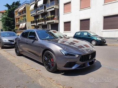 Usata Maserati Ghibli 275 CV (202 kW) 2021 Grigio Berlina