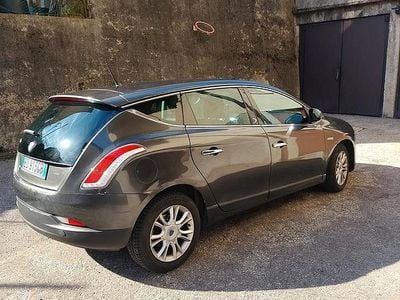 Begagnad Lancia Delta 120 HK (88 kW) 2010 Halvkombi