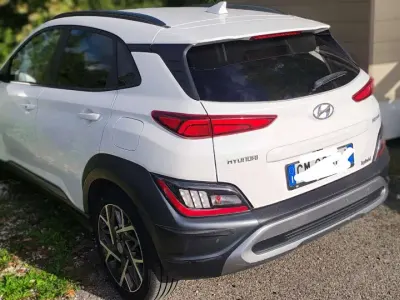 Usata Hyundai Kona 105 CV (77 kW) 2022 Bianco SUV