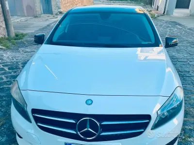 Usata Mercedes A180 109 CV (80 kW) 2013 Bianco Utilitaria