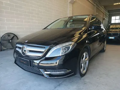 Usata Mercedes B180 Premium 109 CV (80 kW) 2013 Nero Utilitaria