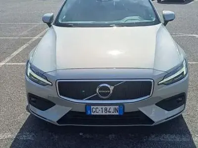 Usata Volvo V60 Momentum 150 CV (110 kW) 2020 Station wagon