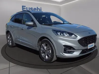 Usata Ford Kuga ST-Line 225 CV (165 kW) 2023 Solar silver SUV