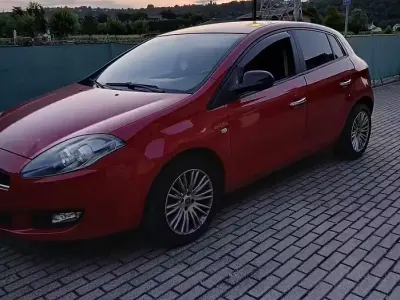 Usata Fiat Bravo 120 CV (88 kW) 2012 Rosso Utilitaria