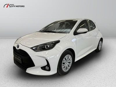 Usata Toyota Yaris Hybrid Active 116 CV (85 kW) 2025 Bianco Berlina