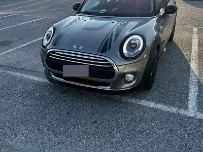 Usata Mini Cooper D 116 CV (85 kW) 2017 Grigio Utilitaria