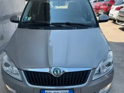 Usata Skoda Roomster Style 86 CV (63 kW) 2011 Grigio Monovolume