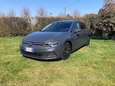Usata VW Golf VIII Style 116 CV (85 kW) 2022 Grigio Berlina