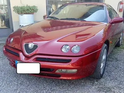 Usata Alfa Romeo GTV 144 CV (105 kW) 2000 Rosso Coupé