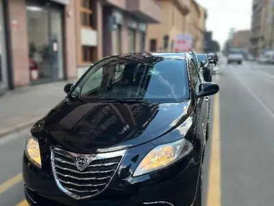 Usata Lancia Ypsilon Platinum 69 CV (50 kW) 2013 Antracite Utilitaria